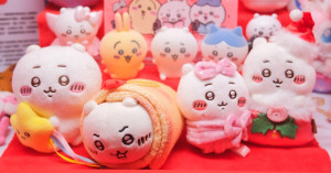 華山快閃店挖寶！Mercari特展搶看持修 派翠克寶可夢收藏，集章送Mercari盲盒。