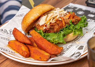 不只貳樓早午餐5折！經典早午餐「樂子the Diner」領軍5大早午餐外帶優惠，陽光皇后5折、吐司利亞帕尼尼6折，讓早午餐控睡到自然醒也要吃。