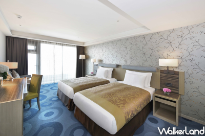 慢慢開始玩高雄！福容大飯店高雄店推出「2021微旅行 - 打好疫苗安心住」專案，憑PCR陰性證明、接種小黃卡，直接升等行政樓層。