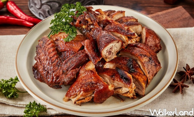 在家啃鴨翅剛剛好！Walker選物攜手屏東人氣「 黎記冰糖醬鴨」推出冰糖醬鴨、醬鴨翅、醬燒豬腳，要讓吃貨宅在家吃也很有味道。