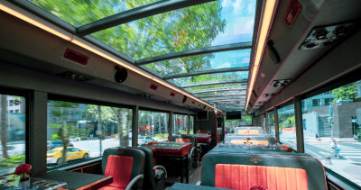 最潮台北新景點搶訂位！時尚黑「台北雙層餐車」行車路線、五星餐點、訂位優惠一次看，直接開「玻璃天窗」看台北101夜景。