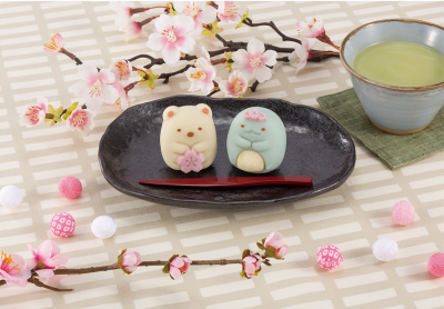 搶錢小夥伴來報到！日本立體「角落小夥伴點心」萌翻上市，白熊、恐龍超逼真，「手抱櫻花」動作可愛到讓人快融化。