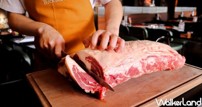 燒肉控半價吃起來！柏克金燒肉屋「現切肋眼牛排12oz」快閃推出半價優惠，桌邊現切肋眼牛排、玫瑰花燒肉打造最浪漫母親節大餐。