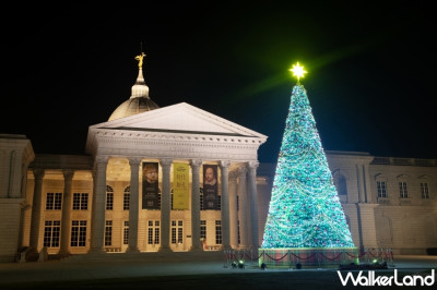 台南最強耶誕樹！奇美博物館「聖誕週末」13公尺幸福聖誕樹、聖誕舞會、派對遊行、星光電影、音樂舞蹈，台南限定溫馨難忘的聖誕佳節。