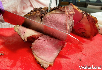 吃到飽7折再升級主餐！人氣吃到飽「洛可可茶苑」推出自助午晚餐七折優惠、主餐加碼升級「龍蝦、鮑魚、魚翅羹」，歡慶5月母親月。