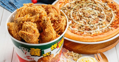披薩炸雞76折套餐！拿坡里炸雞「大披薩、6塊雞腿二重奏」520元套餐開賣，超邪惡「炸腿排、炸棒腿」速食控吃起來。