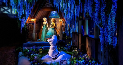 Elsa雲霄飛車來了！全球第一座「冰雪奇緣主題園區」香港迪士尼11月登場，要衝「冰雪奇緣雲霄飛車、LinaBell限定周邊」下訂機票朝聖。