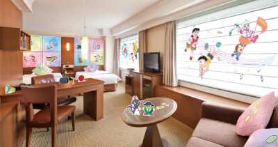 哆啦A夢粉絲翻滾一整天！日本超萌「哆啦A夢主題房」5大城市登場，入住免費把「哆啦A夢旅行收納包、四次元零錢包」全部帶回家。