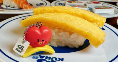 藏壽司BT21新扭蛋！藏壽司「BT21扭蛋」15款一次開抽，BT21壽司立體吊飾、BT21橡皮擦，吃壽司抽起來。