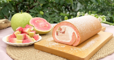 千千聯名亞尼克！千千水水甘芭DAY生乳捲 紅心芭樂生乳捲開吃。