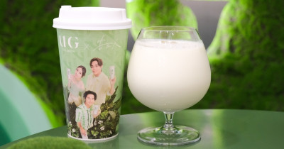 奶茶控喝UG買一送一！UG新品哈瓜奶茶開喝，免費送限量告五人CD吊飾。