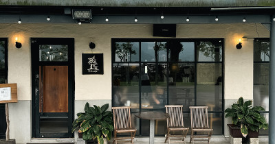 宜蘭礁溪咖啡廳推薦！里海咖啡 菜單根本是海鮮餐廳，不務正業的咖啡廳就是他。