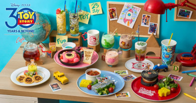 玩具總動員30週年咖啡廳！熊抱哥焗烤超Q，東京、名古屋、大阪都有、預約方式一次看。