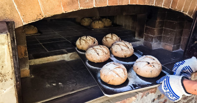 萬里咖啡廳推薦！此木窯 窯烤麵包專門店，一週只賣三天、現烤出爐超香。