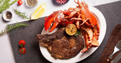 台北萬豪買1送1！INGE’S頂級乾式熟成牛排點一份送一份波士頓龍蝦，酒水全時段買一送一。