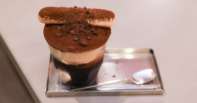 西門町咖啡廳推薦！妳有咖啡 菜單鹹食、甜點都有，菜單提拉米蘇、大人系布丁必點。