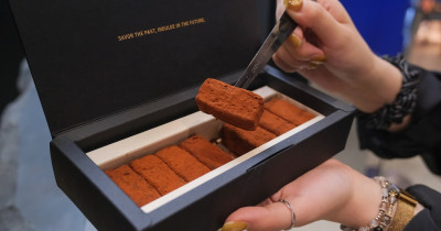 承繼插旗台北101！新品生巧克力布朗尼，經典必買承繼焦糖起司蛋糕。