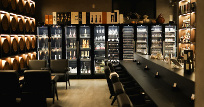 福岡酒吧推薦 BAR LINXAS 整面威士忌酒牆超好拍！招牌水果調酒必喝，營業到凌晨1點。