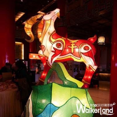 被譽為世界最棒的節慶之一「2015台灣燈會」金羊造型主燈歷年最高！羊年小提燈全新亮相！