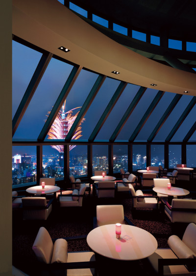 2016跨年不用人擠人！一起到香格里拉台北遠東國際大飯店賞101煙火！