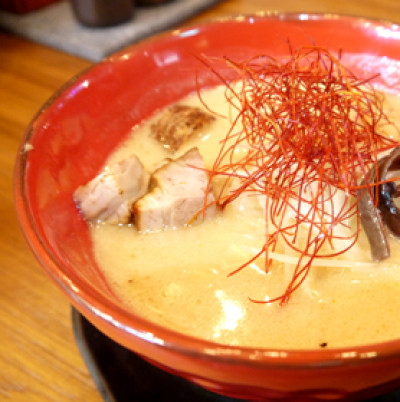 體驗高溫炙燒魅力！正宗札幌炎神拉麵登台，拉麵迷必嚐北海道美食！