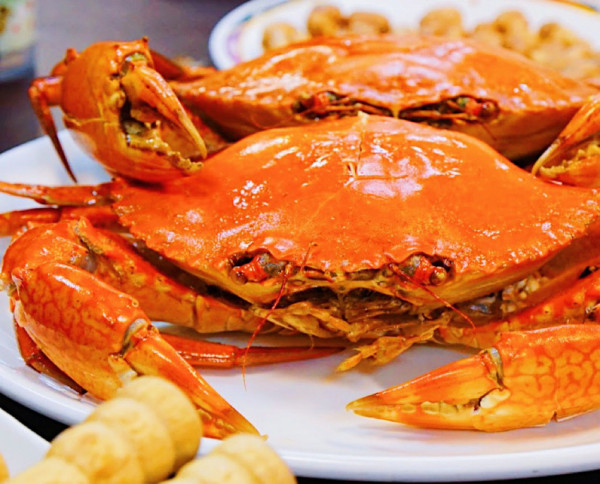 [台北海鮮]中山區行天宮站「台南三哥海鮮」秋天就是幸福吃蟹的季節/滿滿蟹膏的鮮美處女蟳/招牌鯧魚米粉也好好味/附菜單