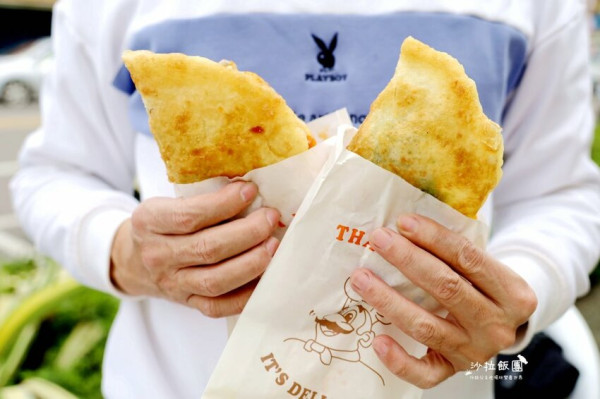 礁溪必吃『老媽蔥油餅』2.0升級版『老媽蔥油餅&蒜味肉羹』