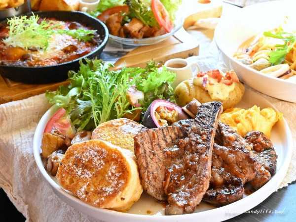 小紐約 Little New York Cafe｜台中大份量早午餐推薦，還有好吃義式料理，用餐氣氛佳，彷彿置身國外