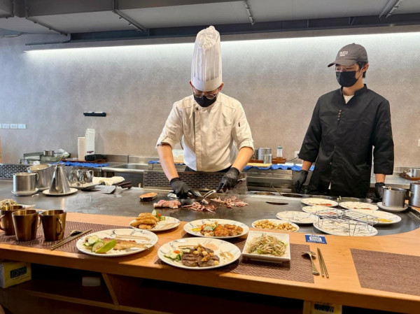 【三重美食推薦】圓味鐵板燒：一個人也可以吃超高CP值海陸套餐超划算！還有飲料、小菜、熱湯、白飯可以免費...