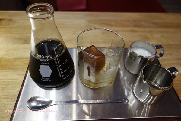 『雙連』❤Twinkle 藏星 Cafe&Bar 咖啡館到晚上搖身一變變成小酒館❤