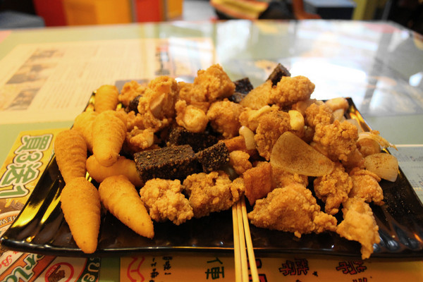 [高雄] 紅酒義式鹹酥雞 炸去啃顛覆想像                
      