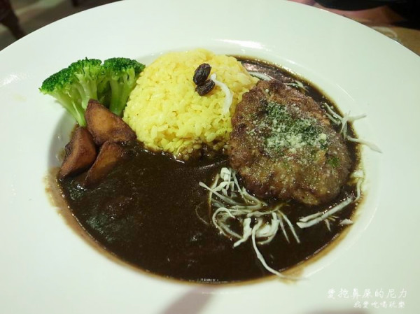 『食記』高雄鼓山。夢咖喱複合式餐廳之夢幻餐館