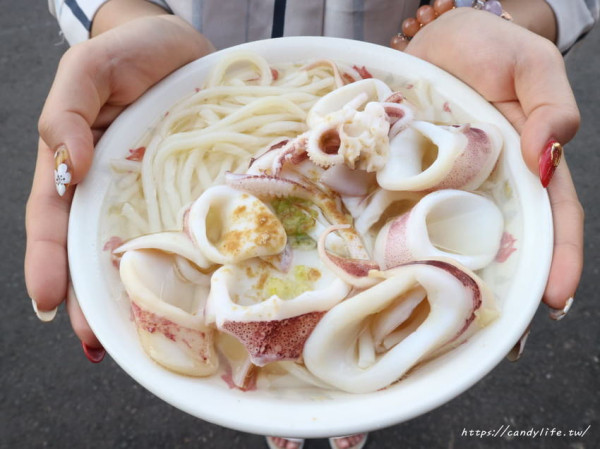 卷粉家│台中也吃的到鮮甜的小卷米粉湯囉，還可免費加湯唷