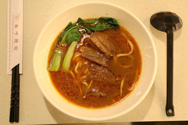 【羽諾食記】南岭精緻麵館♥國際牛肉麵得獎店家♥捷運南京三民站美食              