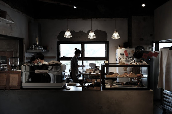 [春，屏東] 聞秋香而至，為伯虎停留 - 伯虎在二樓．恆春But Who
