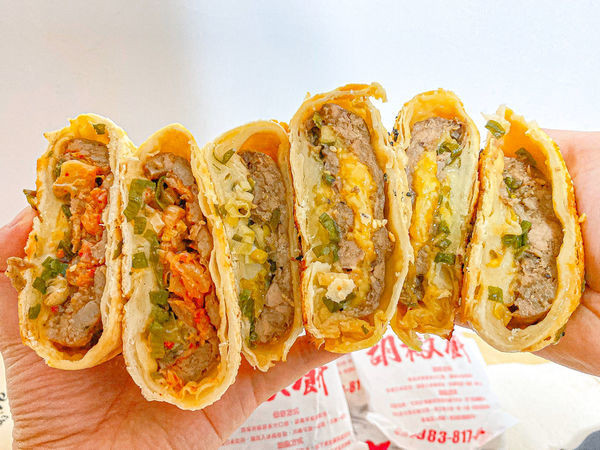 (台北劍潭站)黑老闆胡椒餅 士林點心!士林小吃推薦 士林夜市銅板美食 多特色口味 胡椒餅不只是胡椒餅