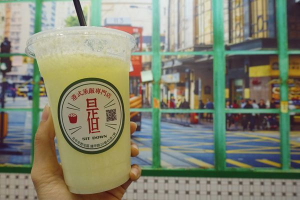 【台中】是但港式蒸飯專門店│香港空運來台的道地港式蒸飯，鹹蛋肉餅/冬菇滑雞飯、可樂煲薑，店內濃濃的港味，逢甲夜市美食推薦