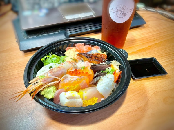 台北市大安區【公館美食｜小原田日本料理】海鮮丼多達13種海鮮｜幸福指數破表｜新鮮美味甘甜｜外帶美食