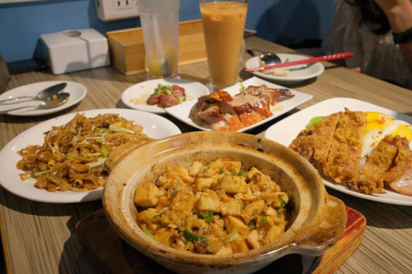 㡣龍香港茶餐廳 ｜大安區超CP超道地茶餐廳！上班族午餐愛店首選！必點招牌燒臘三寶飯、招牌XO醬乾炒河粉！台北大安港式茶餐廳推薦、台北大安港式美食推薦、台北上班族美食推薦