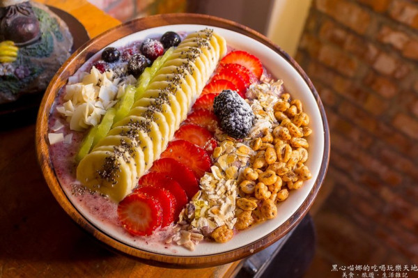 高雄岡山︱木子蔬食　不想年菜吃完變年獸，那就到古樸純素蔬食餐廳，大吃時尚營養健康早午餐！