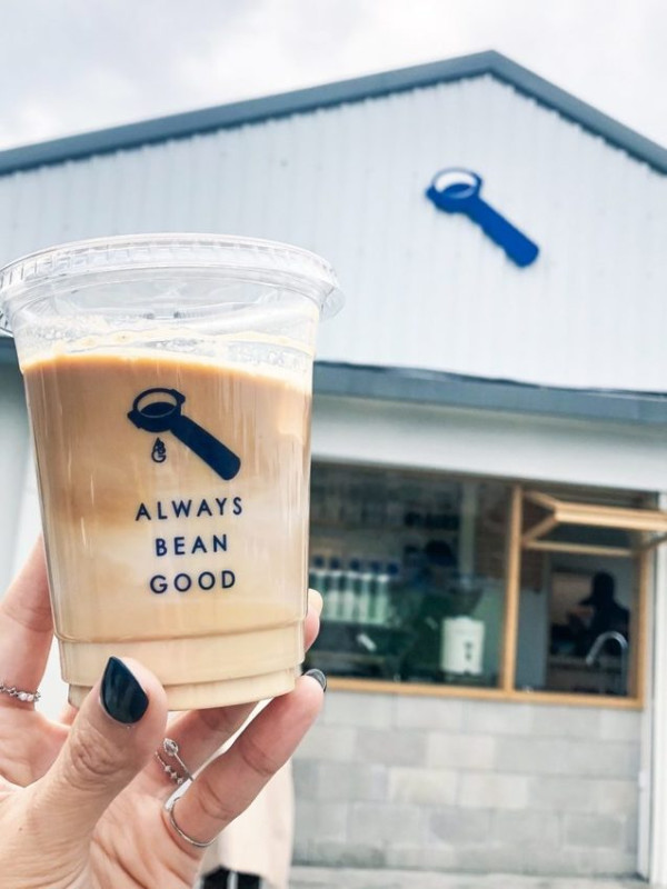 【慧。愛笑的吃貨】ABG coffee.信義區巷弄.極簡純白咖啡廳.IG熱門新打卡