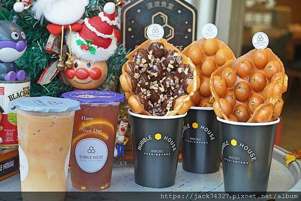 {台中美食}波波食堂Bubble house 雞蛋仔專賣台中店，用超高級Dyson吹風機吹出外皮酥脆裡層Q彈超美味口感!激推「三星蔥芝士鴨」X「奇巧脆脆」