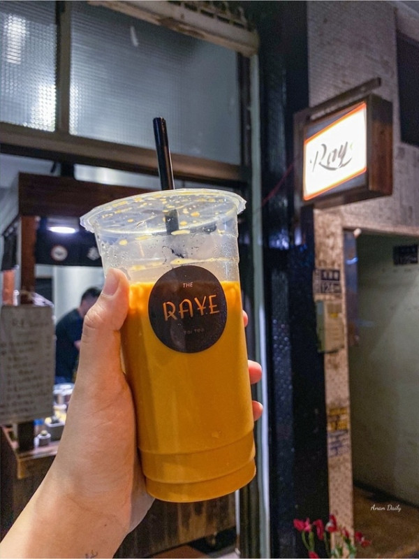 | 高雄美食 |鳳山超人氣手沖泰式奶茶/坐沙發喝泰奶聊天超舒細/R.E手沖泰奶