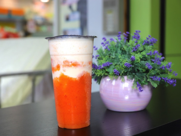 果茶鮮：台南奇美醫院後門旁的平價果汁飲料店，買飲料還能加價換生活用品，省很大！ - 進食的巨鼠
