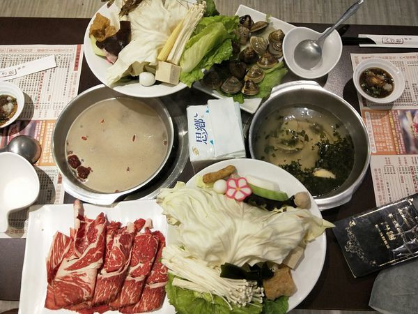 【板橋美食】超值鍋物類吃到飽＿八方悅鍋物 板橋民族店＿白飯飲料冰淇淋居然還有爆米花通通吃到飽！