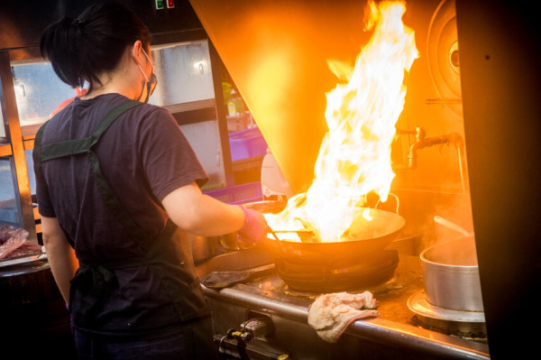 台南市中西區信義小吃部 炒鱔魚專家｜五十年炒鱔魚意麵專家，大火爆炒鑊氣十足鱔魚意麵