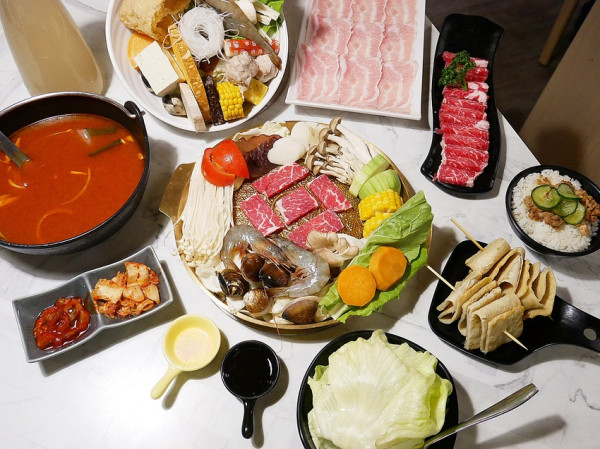 台中西屯逢甲韓式料理，銅盤烤肉肉量豐富又好吃，牛肉大推必點-銀鈎鍋物銅盤烤肉