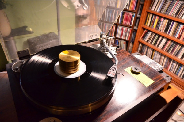 | 高雄美食 |巷弄隱藏版餐館/暫別都市的塵囂享受復古黑膠唱片的味覺聽覺饗宴/艾比路唱片行 Abbey Road