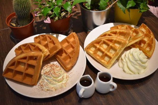 天母不限時咖啡廳。Serious Coffee。手沖咖啡。義式咖啡。茶類飲品。鬆餅蛋糕。天母下午茶推薦