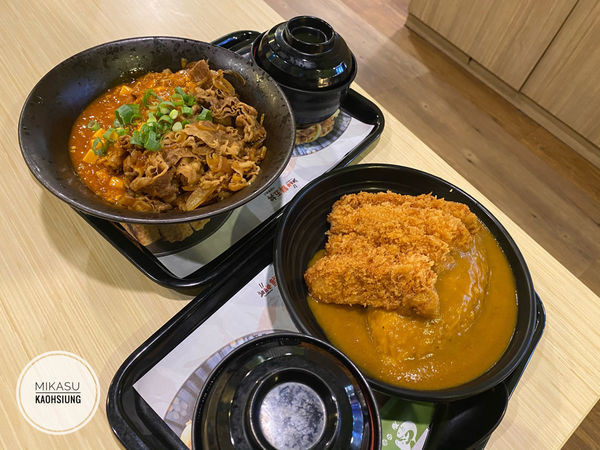 ∥高雄/食．鳳山∥ 鮮五丼 鳳山店 ๑平價丼飯開吃啦！逛迪卡儂、大潤發必吃餐廳！